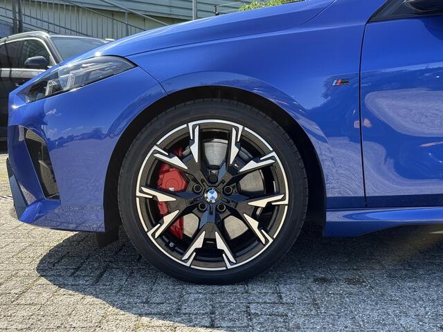 BMW 1-SERIE 120 | M-Sport Pro | Panorama | 19 '' | Camera | Getint Glas