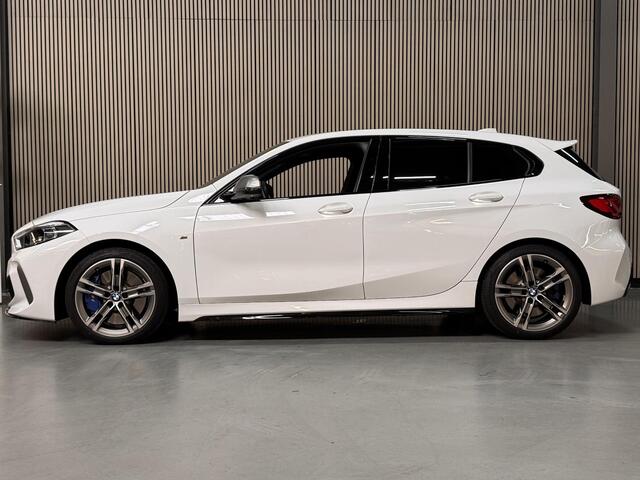 BMW 1-SERIE M135i xDrive 306pk Edition M-Sport Stoelverwarming Privacy glass 21.000km Dealeronderhouden
