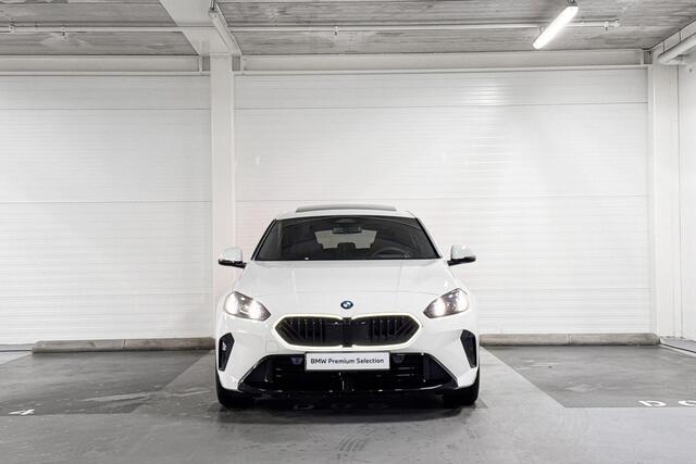 BMW 1-SERIE 123 xDrive | M-Sport Pro | Innovation Pack | Head-Up Display | Harman/Kardon | Panoramadak