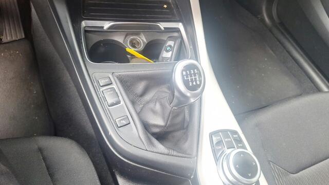 BMW 1-SERIE 116D 115pk ECC/cruise/navi/PDC/USB 5-deurs