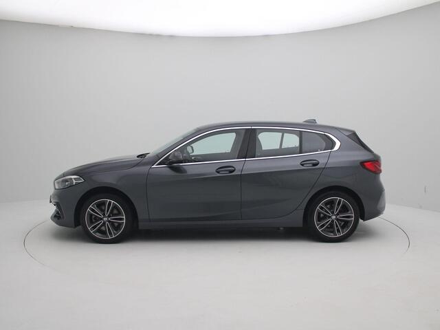 BMW 1-SERIE 118i Business Edition | Apple carplay & Android auto | Parkeersensoren voor & achter | Sportstoelen | Stoelverwarming | Climate control | Cruise control |