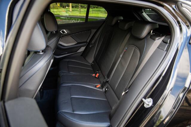 BMW 1-SERIE 120i High Executive M-Sport , Harman&Kardon, Keyless, Camera, Carplay