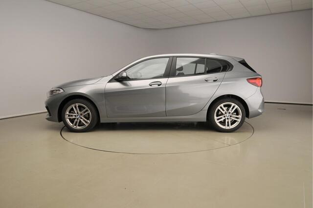 BMW 1-SERIE 5-deurs 118i | LED | Navigatie | Active cruise | Stoelverwarming | DAB | Harman-kardon sound | Alu 16 inch