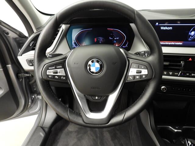BMW 1-SERIE 5-deurs 118i | LED | Navigatie | Active cruise | Stoelverwarming | DAB | Harman-kardon sound | Alu 16 inch