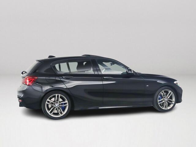 BMW 1-SERIE 118i Corporate Lease High Executive | Panoramadak | Park assist | Harman Kardon | Stoelverwarming