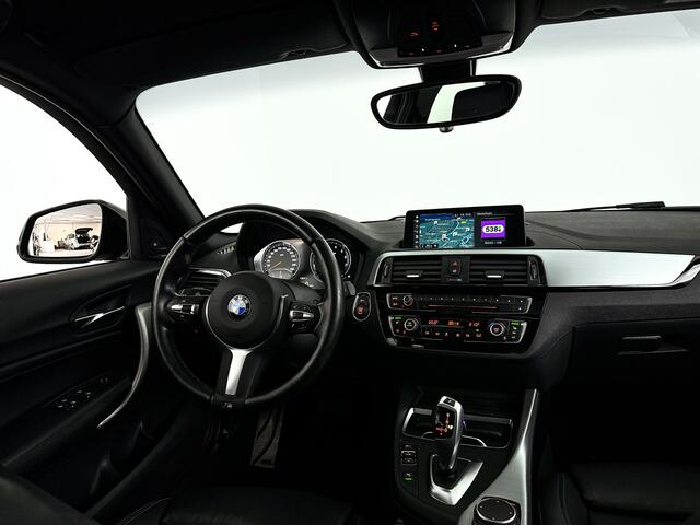 BMW 1-SERIE 118i Corporate Lease High Executive | Panoramadak | Park assist | Harman Kardon | Stoelverwarming