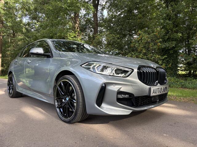BMW 1-SERIE 120i Executive Edition | M-Sport Pakket | Leder | Slechts 13.000 km.