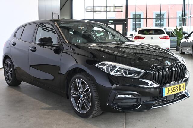 BMW 1-SERIE 118i Executive Clima Cruise Led Navigatie Camera 100% Onderhouden! Inruil Mogelijk!