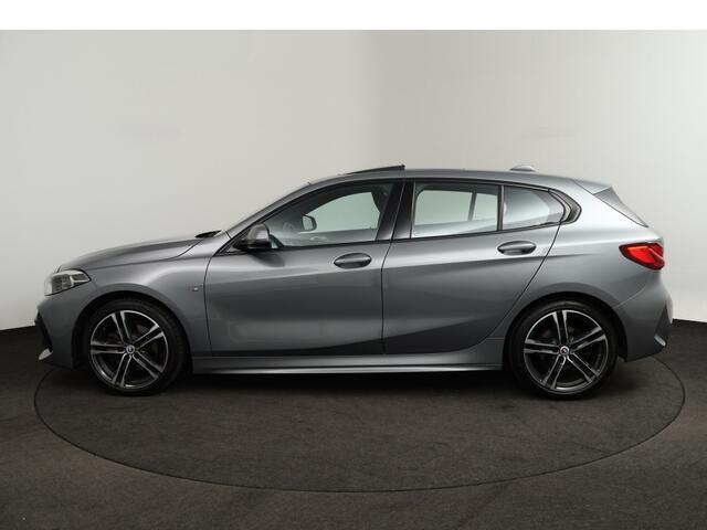 BMW 1-SERIE 118i Business Edition | M-Sport o Schuifdak o LED o CarPlay o Sportstoelen