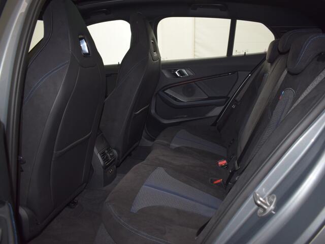 BMW 1-SERIE 118i Business Edition | M-Sport o Schuifdak o LED o CarPlay o Sportstoelen