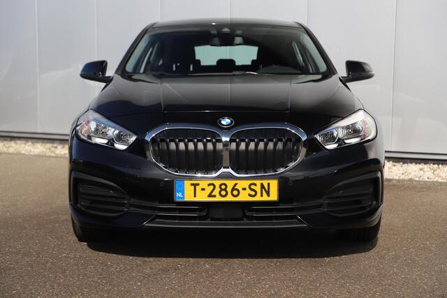 BMW 1-SERIE 118i Automaat LED Navigatie Carplay Android Climate Cruise Control LMV Parkeersensor