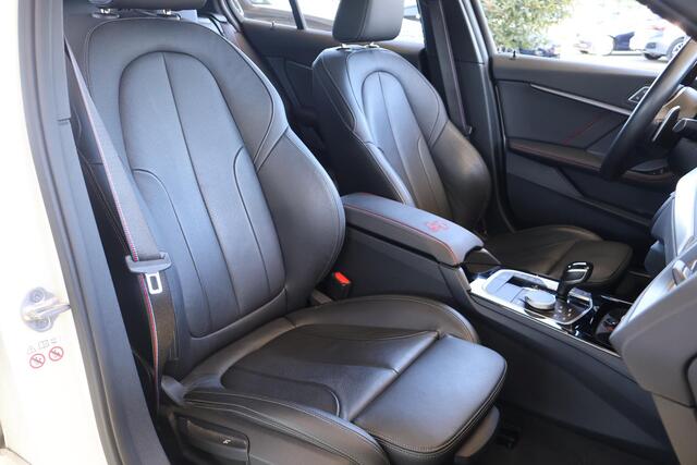 BMW 1-SERIE 128ti High Executive Edition | M Sport | Panoramadak | Voorstoelen Verwarmd | Parking Pack