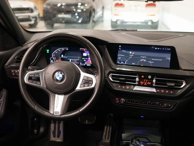 BMW 1-SERIE 118i M-Sport | Panoramadak | Head Up | Hifi