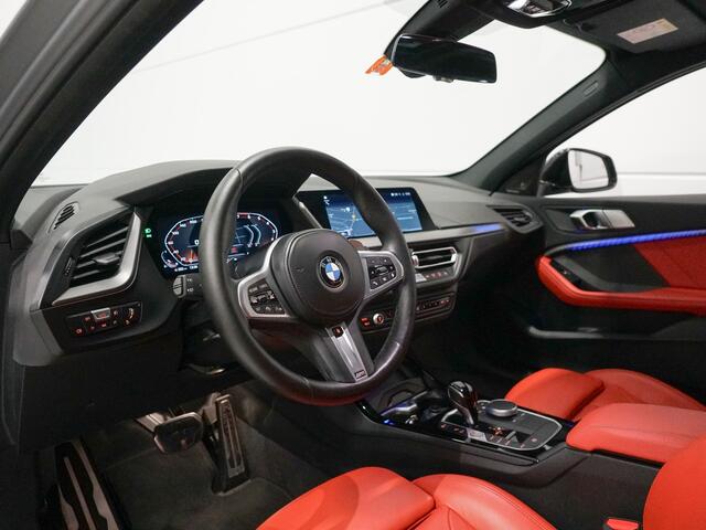BMW 1-SERIE M135i xDrive Panoramadak | Harman Kardon | Head Up | ACC | Stuurverwarming