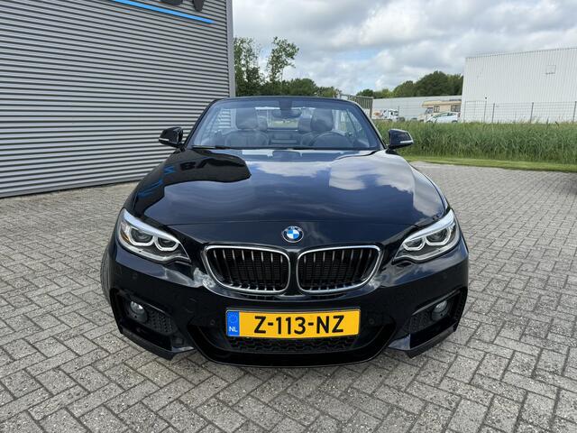 BMW 2-SERIE Cabrio 218i High Executive M Sport 18 inch Xenon Lederen interieur PDC Navigatie Stuurverwarming Stoelverwarming 18 Inch