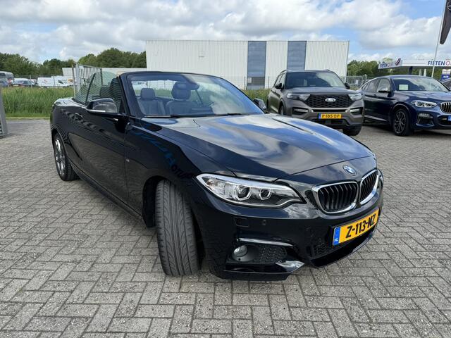 BMW 2-SERIE Cabrio 218i High Executive M Sport 18 inch Xenon Lederen interieur PDC Navigatie Stuurverwarming Stoelverwarming 18 Inch