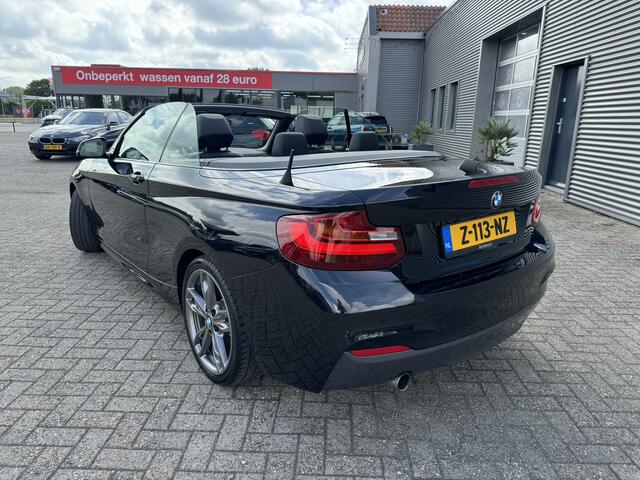 BMW 2-SERIE Cabrio 218i High Executive M Sport 18 inch Xenon Lederen interieur PDC Navigatie Stuurverwarming Stoelverwarming 18 Inch