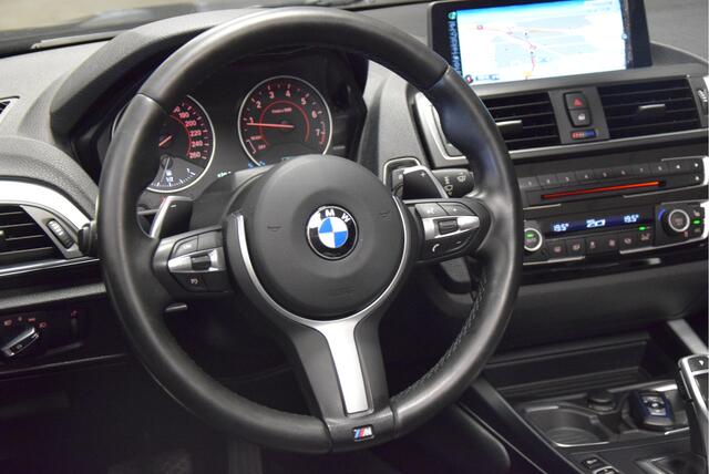 BMW 2-SERIE Cabrio 220i M Sport Automaat Leder Groot Navi Clima Xenon 18inch Zeer mooi!