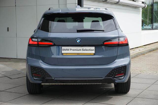 BMW 2-SERIE Active Tourer 230e xDrive Aut. Panoramadak / Harman Kardon / Innovation Pack / 19" LMV / Driving Assistant Professional