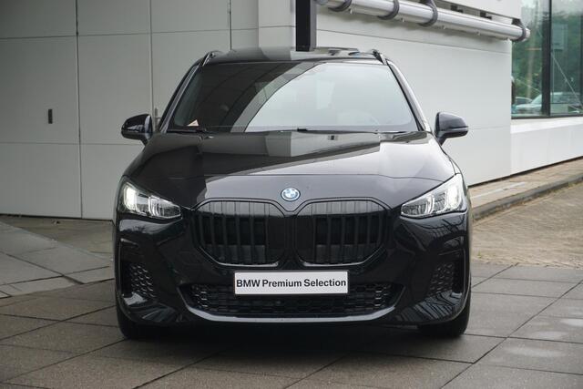BMW 2-SERIE Active Tourer 225e xDrive Aut. M Sportpakket / 18" LMV / Panoramadak / Harman Kardon / Driving Assistant Plus / Trekhaak