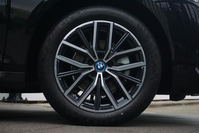 BMW 2-SERIE Active Tourer 225e xDrive Aut. M Sportpakket / 18" LMV / Panoramadak / Harman Kardon / Driving Assistant Plus / Trekhaak