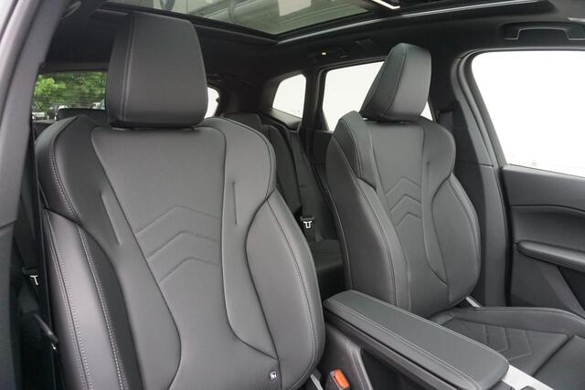 BMW 2-SERIE Active Tourer 225e xDrive Aut. M Sportpakket / 18" LMV / Panoramadak / Harman Kardon / Driving Assistant Plus / Trekhaak