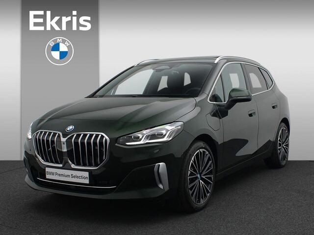 BMW 2-SERIE Active Tourer 225e xDrive Luxury Line / Panoramadak / Sportstoelen / Adaptieve LED / Comfort Access / 19''