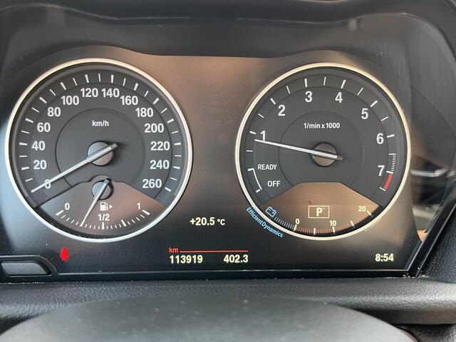 BMW 2-SERIE Active Tourer 220i High Executive | M-Sport | HUD | Automaat | trekhaak afneembaar 1.500 kg | incl. dealerbeurt