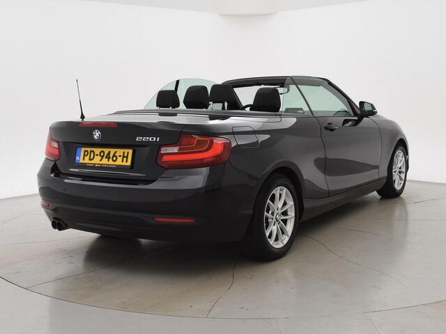 BMW 2-SERIE Cabrio 220i 184 PK AUT8 ORIG. NL + NAVIGATIE / XENON