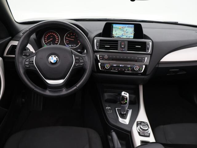 BMW 2-SERIE Cabrio 220i 184 PK AUT8 ORIG. NL + NAVIGATIE / XENON