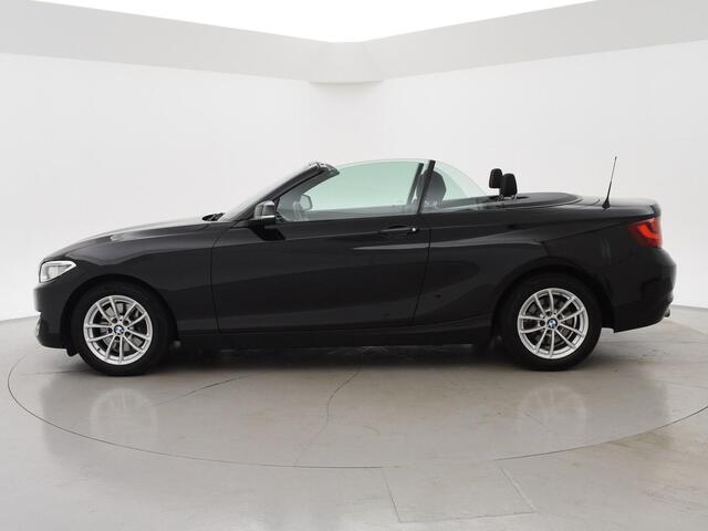 BMW 2-SERIE Cabrio 220i 184 PK AUT8 ORIG. NL + NAVIGATIE / XENON