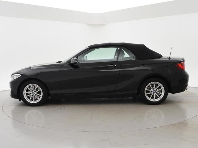 BMW 2-SERIE Cabrio 220i 184 PK AUT8 ORIG. NL + NAVIGATIE / XENON