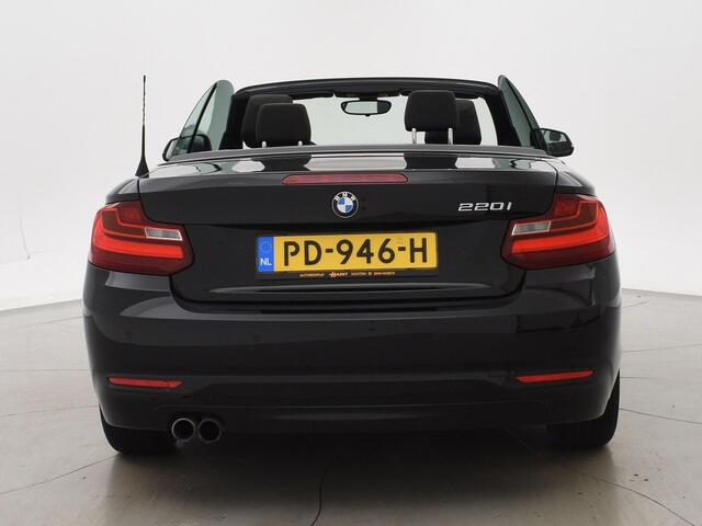 BMW 2-SERIE Cabrio 220i 184 PK AUT8 ORIG. NL + NAVIGATIE / XENON