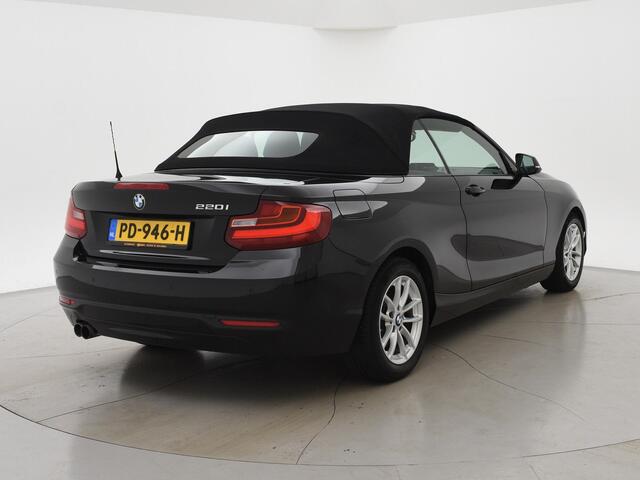 BMW 2-SERIE Cabrio 220i 184 PK AUT8 ORIG. NL + NAVIGATIE / XENON
