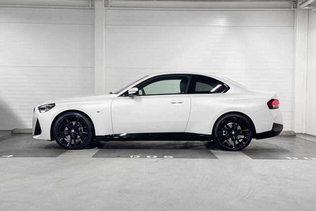 BMW 2-SERIE Coupé 218i | M-Sport | Live Cockpit Plus | Parking Assistant