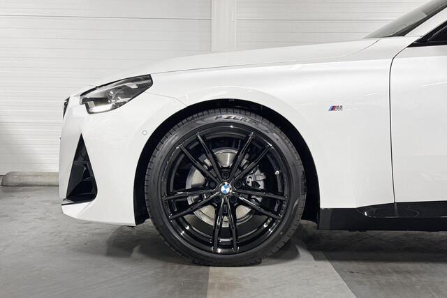 BMW 2-SERIE Coupé 218i | M-Sport | Live Cockpit Plus | Parking Assistant