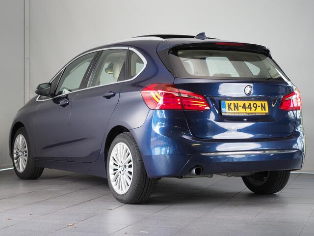 BMW 2-SERIE Active Tourer 218i Centennial High Executive | LED | Elektrisch Glazen Panorama-Dak | Carkit | Cruise Control | Parkeersensoren Achter | Keyless Start | Voorstoelen Verwarmt | Airco (Automatisch) |