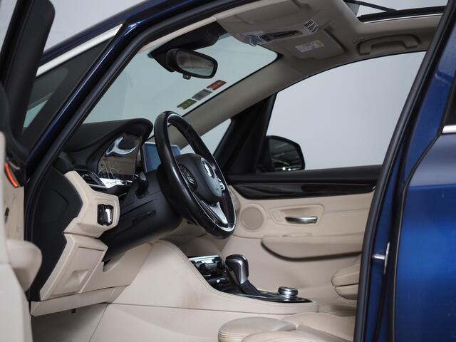 BMW 2-SERIE Active Tourer 218i Centennial High Executive | LED | Elektrisch Glazen Panorama-Dak | Carkit | Cruise Control | Parkeersensoren Achter | Keyless Start | Voorstoelen Verwarmt | Airco (Automatisch) |