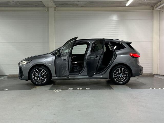 BMW 2-SERIE Active Tourer 225e xDrive M-Sport | Premium Pack | Travel Pack | Harman/Kardon | Schuif-/Kanteldak