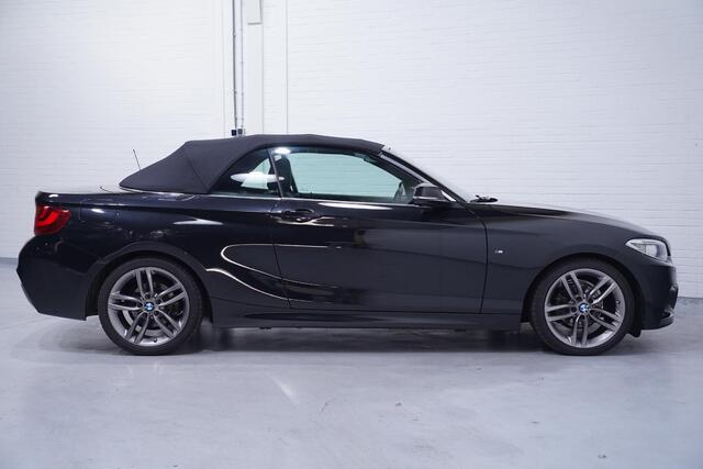 BMW 2-SERIE Cabrio 218d High Executive Leder Navi Camera Bi-Xenon PDC v+a Stoelverwarming