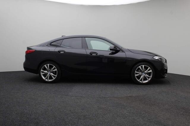 BMW 2-SERIE Gran Coupé 218i High Executive 2023 | Navigatie | Carplay | Stoelverwarming | Boekjes | 2 Sleutels | Cruise Control | Airco | Parkeersensoren | Digitaal Dashboard | Automaat