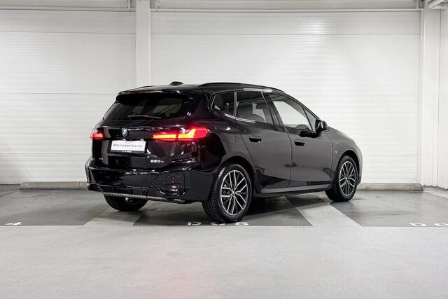 BMW 2-SERIE Active Tourer 225e xDrive M-Sport | Premium Pack | Travel Pack | Harman/Kardon | Schuif-/Kanteldak