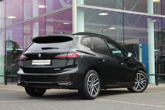 BMW 2-SERIE Active Tourer 223i High Executive M Sport Automaat / Panoramadak / Sportstoelen / Adaptief M Onderstel / Adaptieve LED / Head-Up / Parking Assistant Plus / Memory Seats