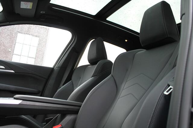 BMW 2-SERIE Active Tourer 223i High Executive M Sport Automaat / Panoramadak / Sportstoelen / Adaptief M Onderstel / Adaptieve LED / Head-Up / Parking Assistant Plus / Memory Seats