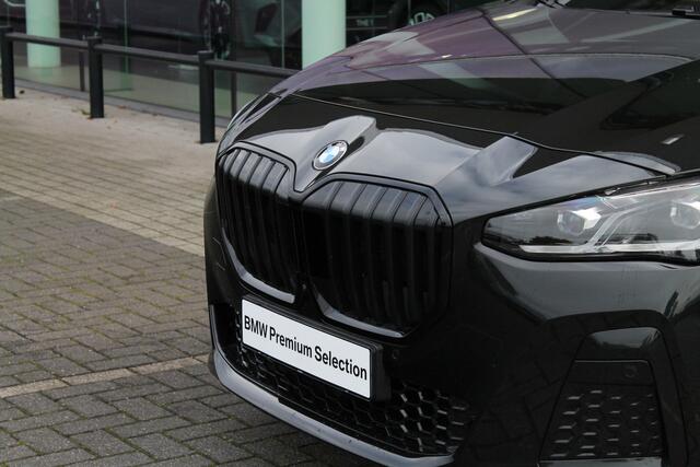 BMW 2-SERIE Active Tourer 223i High Executive M Sport Automaat / Panoramadak / Sportstoelen / Adaptief M Onderstel / Adaptieve LED / Head-Up / Parking Assistant Plus / Memory Seats