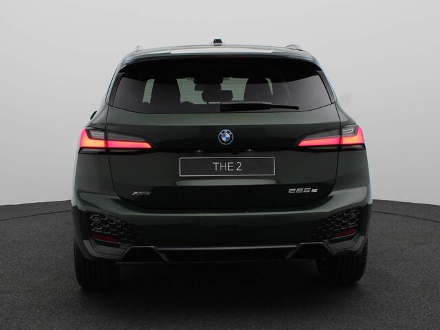 BMW 2-SERIE Active Tourer 225e xDrive M Sportpakket | Equipment Pack | Comfort Pack | Travel Pack