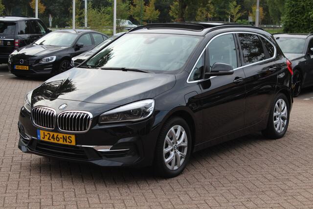BMW 2-SERIE Active Tourer 225xe iPerformance High Exe. / Panoramadak / Camera / Head-up / Leder / Keyless / Navigatie / DAB / Stuurverwarming / Cruise Control