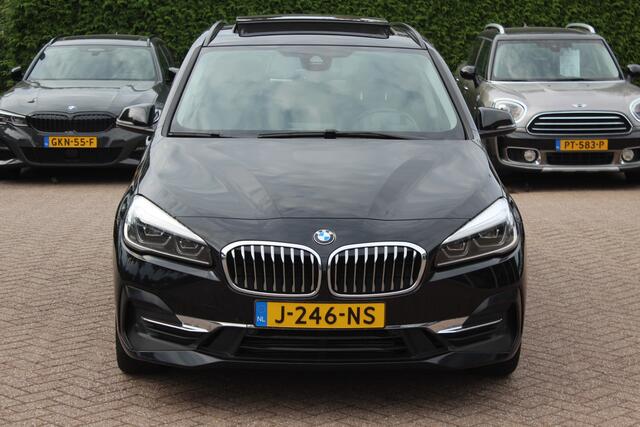 BMW 2-SERIE Active Tourer 225xe iPerformance High Exe. / Panoramadak / Camera / Head-up / Leder / Keyless / Navigatie / DAB / Stuurverwarming / Cruise Control