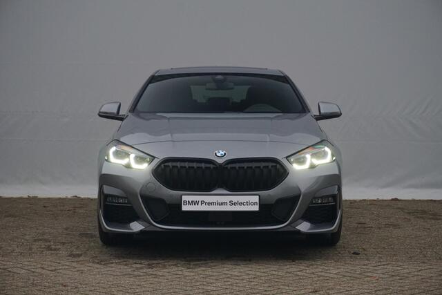 BMW 2-SERIE Gran Coupé 218i High Executive M Sport Pro / Hifi / Comfort Pack / Trekhaak / Panorama Dak / Stoel- en Stuurverwarming