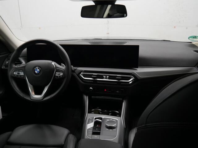 BMW 2-SERIE Coupé 218i Coupe | 18" | Camera | Stoelverwarming | Wide Screen Display